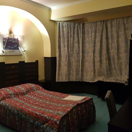 Hotel La Potiniere Schaerbeek Bagian luar foto