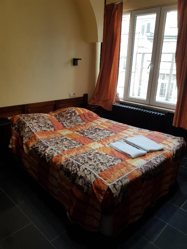 Hotel La Potiniere Schaerbeek Bagian luar foto
