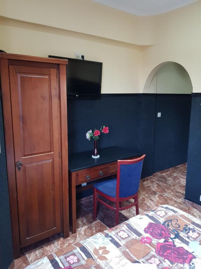 Hotel La Potiniere Schaerbeek Bagian luar foto